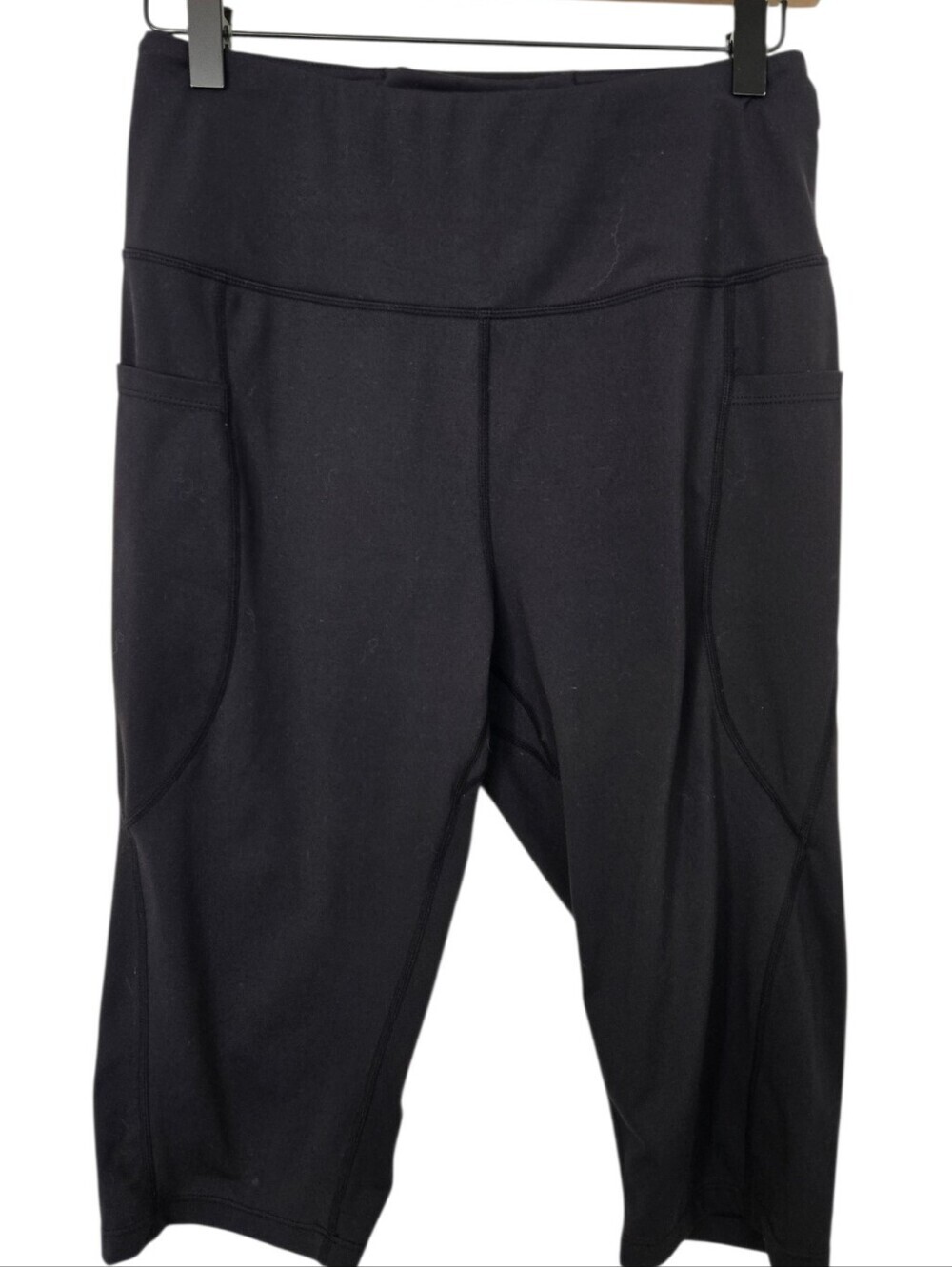 BALEAF Black Athletic Capri Leggings | Size Medium | Pocket Workout Leggings